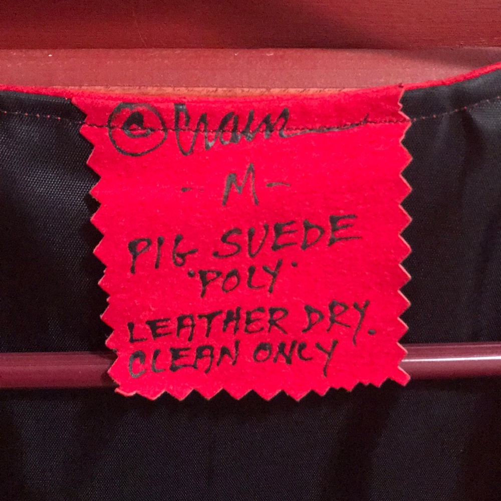 Red Pig Suede Hand Painted Vest - Picture 4 of 4